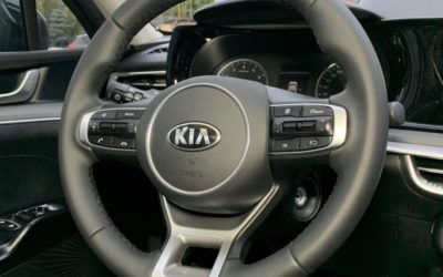 Резиновый руль от Kia K5 переодели в натуральную кожу Наппа, австрийская фабрика Wollsdorf