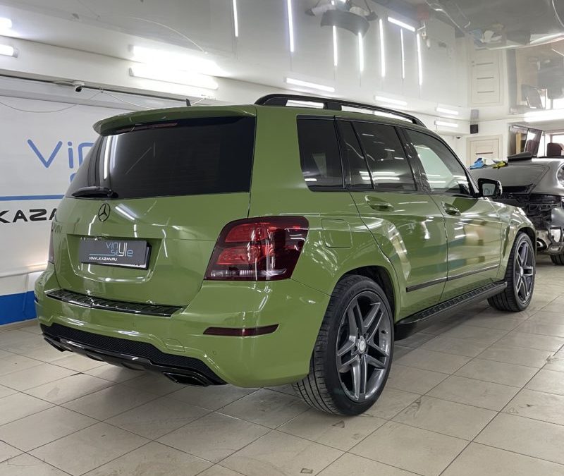 Оклейка автомобиля Mercedes GLK и целый комплекс услуг от Vinyl Style