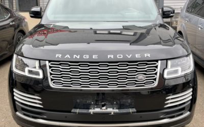 Установили откидные рамки на передний бампер Range Rover