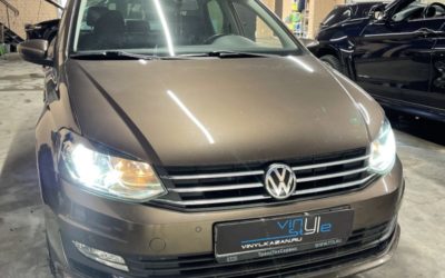 Volkswagen Polo 2019 года выпуска — вместо штатного галогена установили bi-led модули Aozoom A5+