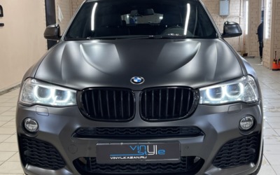 BMW X4 — оклейка кузова пленкой цвета сатиновый графит, покраска дисков, установка StarLine S96 V2 и тонировка