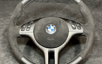 BMW 7 series — изменение анатомии руля, перетяжка крышки в алькантару, аквапринт и покраска вставок