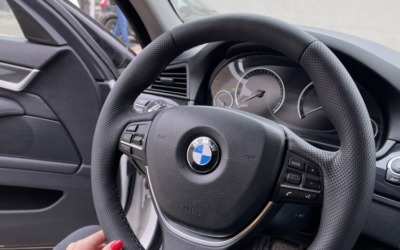 BMW 520D — перетянули руль в натуральную кожу с утолщением, тонировка задних фонарей