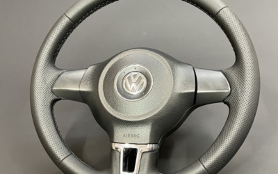 Руль от Volkswagen Jetta перетянули в экокожу