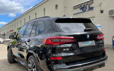 Полировка кузова автомобиля BMW X5 и нанесение керамического покрытия