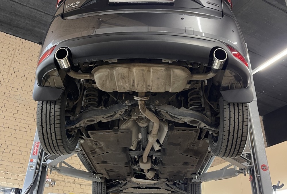Установили насадки увеличенного диаметра на автомобиль Mazda CX-5