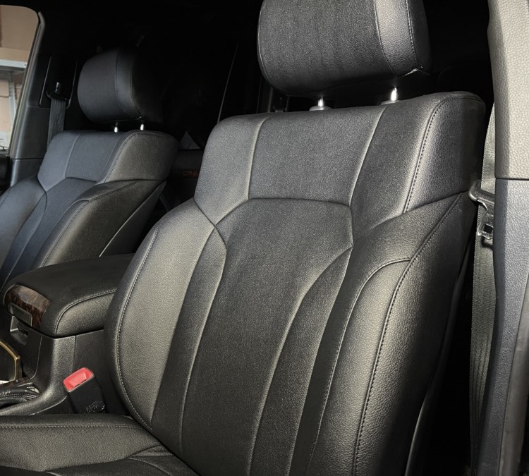 Land Cruiser 200 на перетяжке передних сидений с изменением анатомии под Lexus LX 570