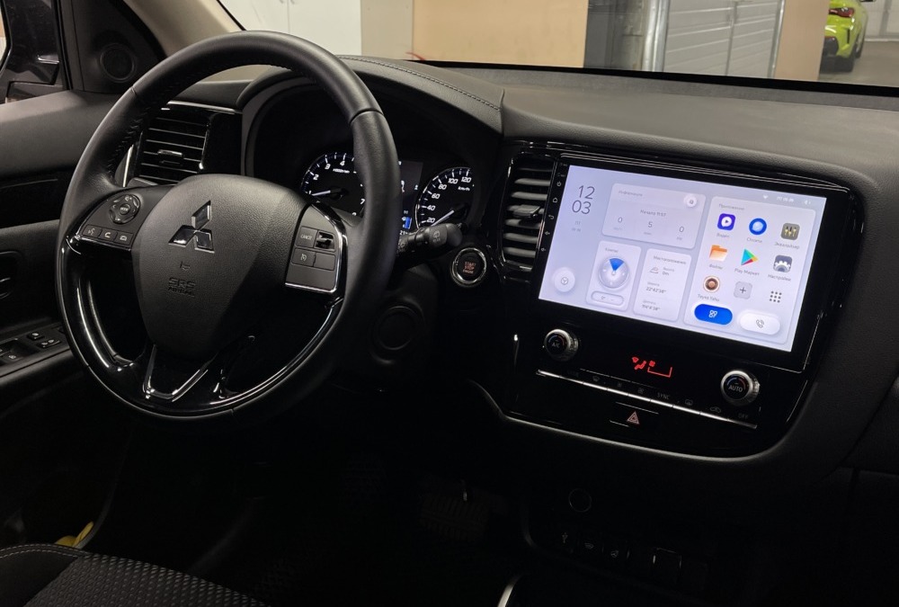 Заменили маленькое головное устройство Mitsubishi Outlander на мультимедиа Teyes с Android