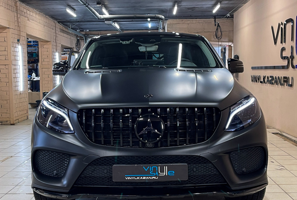 Mercedes GLE 350D — бронирование кузова, антихром, бронирование монитора, замена решетки, тонировка фар