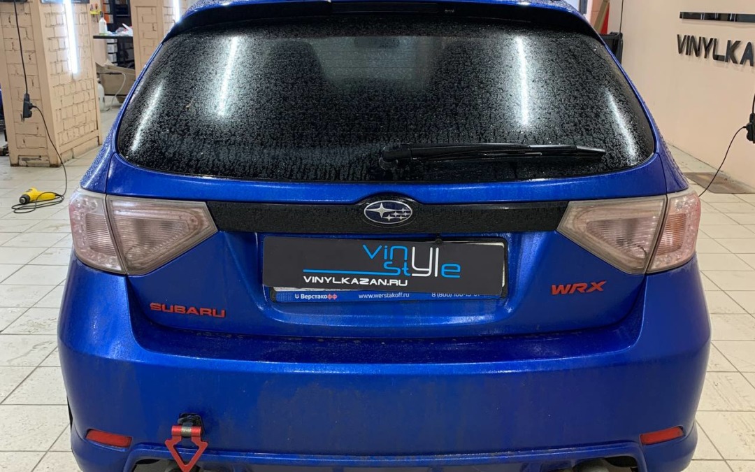 Subaru WRX — забронировали полиуретановой плёнкой с затемнением заднюю оптику