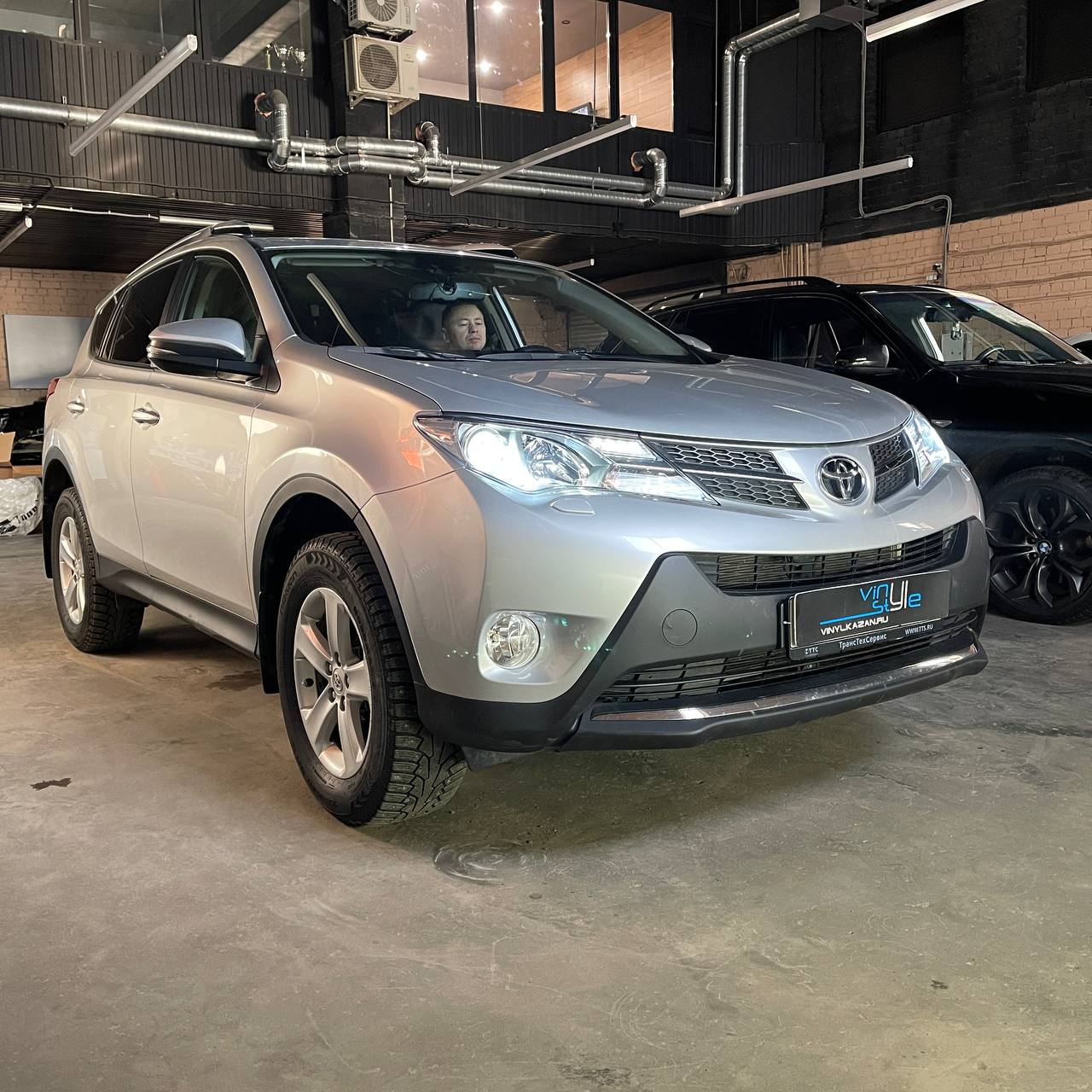 Установили bi-led модули Aozoom A17 вместо штатного ксенона на Toyota RAV4,  2014 года выпуска - Vinyl Style