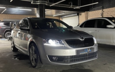 Skoda Octavia 2015 года выпуска — установили bi-led модули Aozoom A13