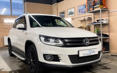 Установили электропривод крышки багажника Volkswagen Tiguan 2011 года выпуска