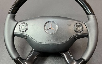 Перетяжка руля автомобиля Mercedes S500 экокожей