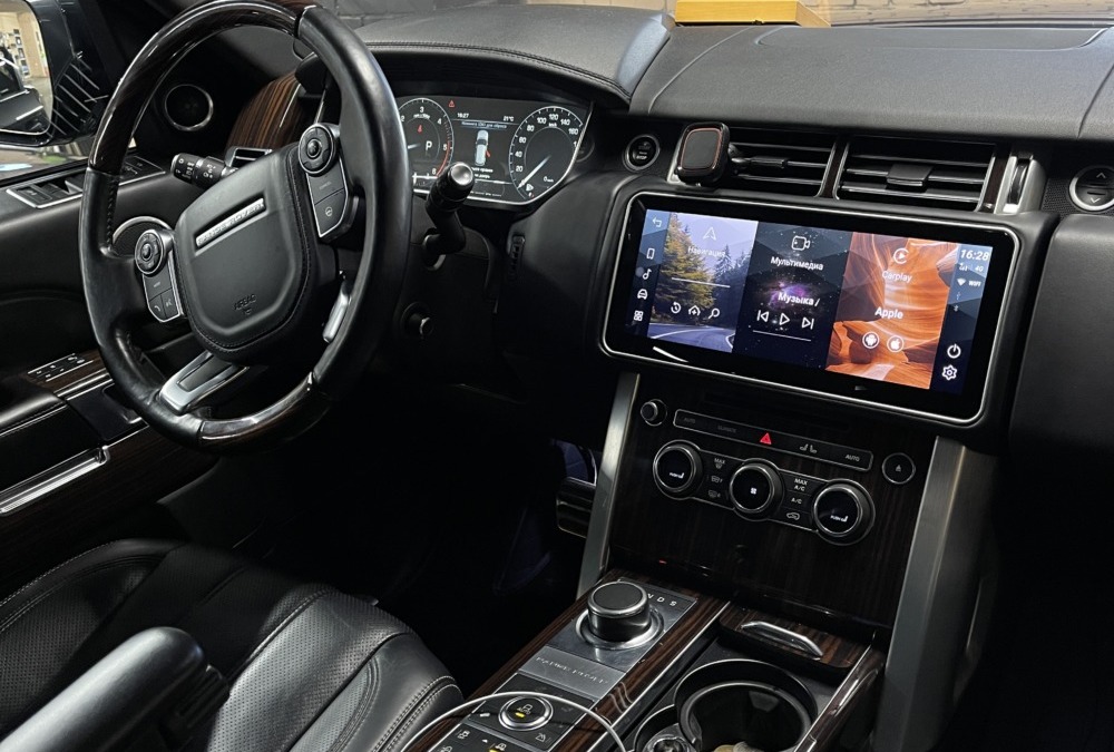 Range Rover Vogue 2016 года- заменили штатное головное устройство на 12,3-дюймовую мультимедиа на базе Android