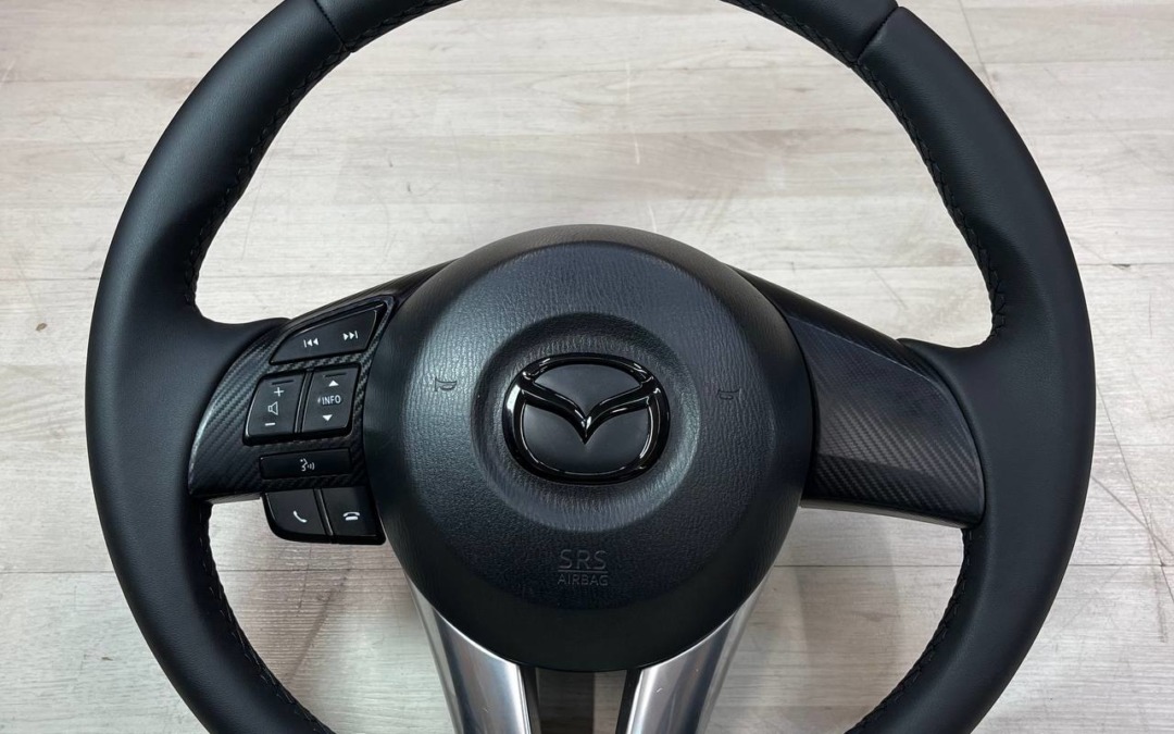 Mazda 3 — перетянули руль в экокожу, внешний вид руль преобразился