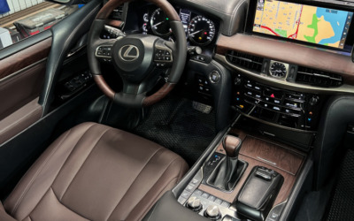 Lexus LX 450D — stage 1, перетяжка сидений и вставок в дверях, руля, ручки КПП и центрального подлокотника, аквапринт