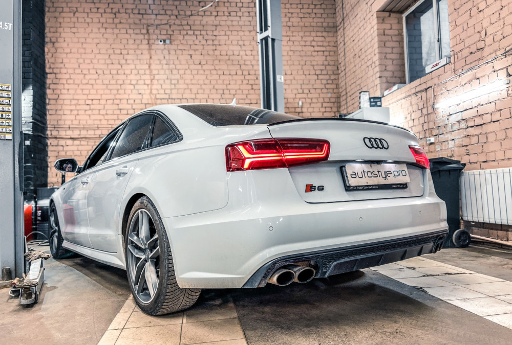 Audi S6 V8 — удалили катализаторы, изготовили Downpipe