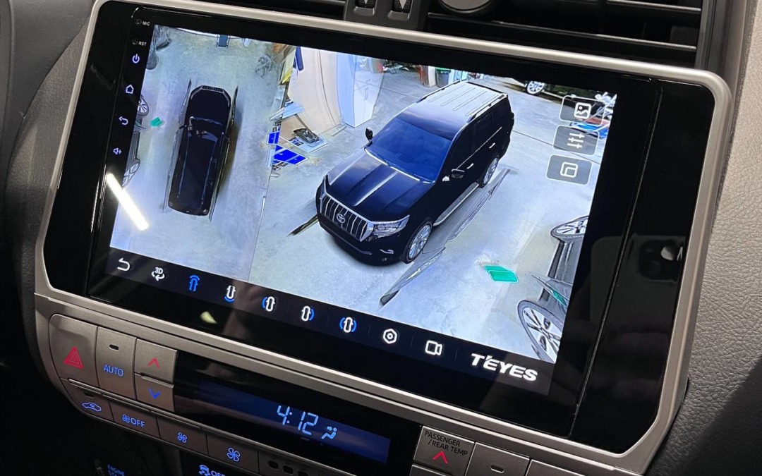 Toyota Land Cruiser Prado — установили Teyes CC3 и систему кругового обзора, камеру заднего вида
