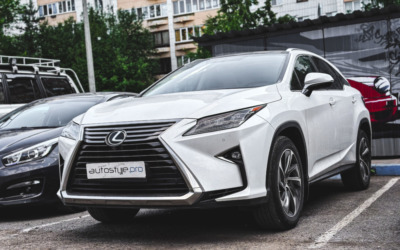 Установили бесштыревые доводчики дверей на Lexus RX 350