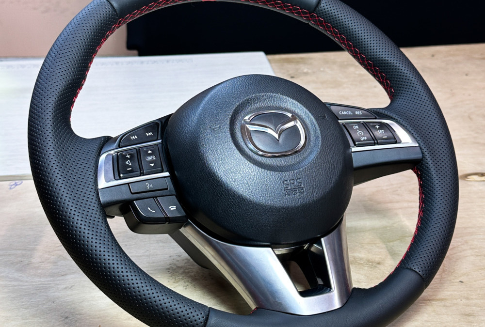 Перешив руля Mazda 6 в экокожу со вставками из псевдоперфорации