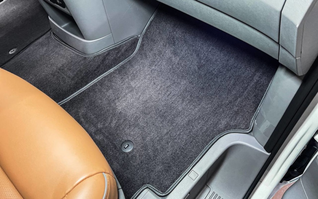 Hyundai Staria — пошив ворсовых ковров в салон автомобиля