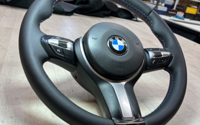 Перетяжка руля автомобиля BMW в натуральную кожу с М-строчкой