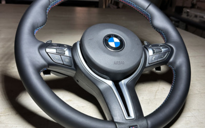Перетянули руль BMW X6M в натуральную кожу с утолщением + М-строчка