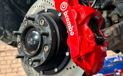 Toyota Tundra — установка усиленного тормозного комплекта Brembo