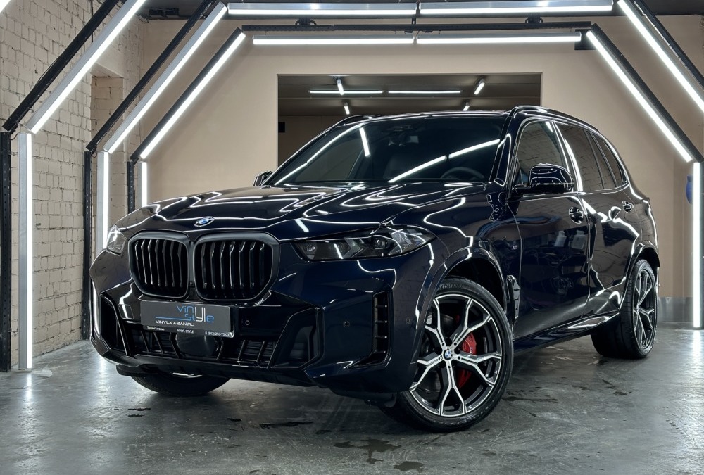 BMW X5 рестайлинг — бронирование кузова, мониторов, покраска насадок, тонировка, пошив ковра в багажник авто