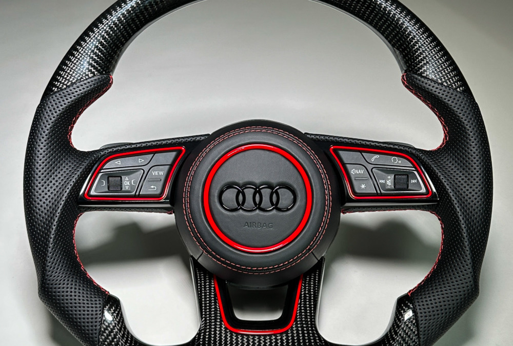 Доработка руля Audi RS5 с покраской и перетяжкой элементов