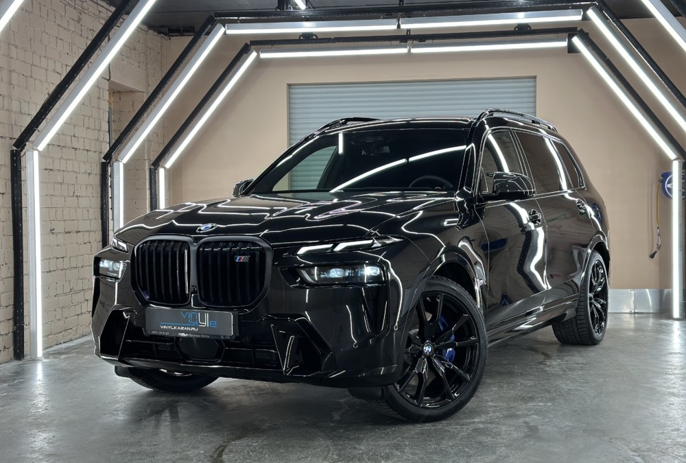 BMW X7 — бронирование кузова полиуретановой пленкой, бронирование лобового, мониторов и шумоизоляция дверей