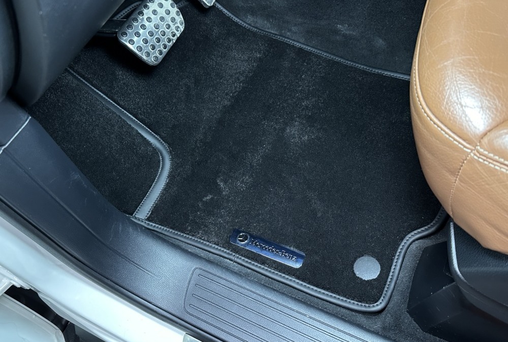 Пошив ковров для Mercedes GLE 400 из густого 8 мм премиального ворса и пошив ковра в багажник