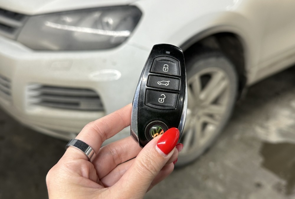 Диагностика автомобиля Volkswagen Touareg — отключение штатной охранной системы из-за выхода ее из строя