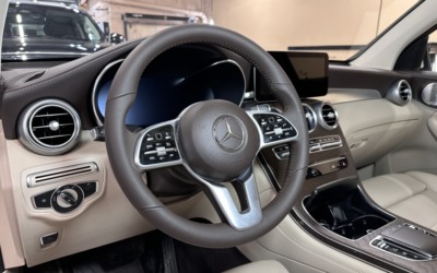 Отремонтировали водительское сиденье Mercedes GLC 300, перетяжка руля, оклейка крыши