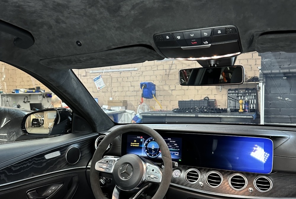 Mercedes E-class — перетяжка потолка, перетяжка руля, установка электропривода багажника