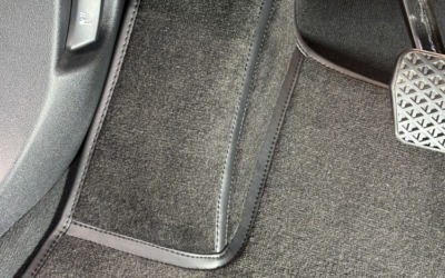 BMW X6 — отшили комплект ковров из чёрного ворса