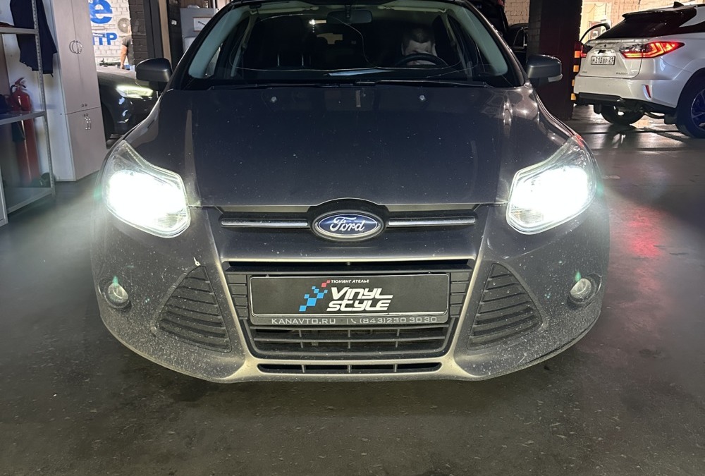 Ford Focus 3 2013 года — установка билед модулей Aozoom Мини-Q1 и замена масок фар