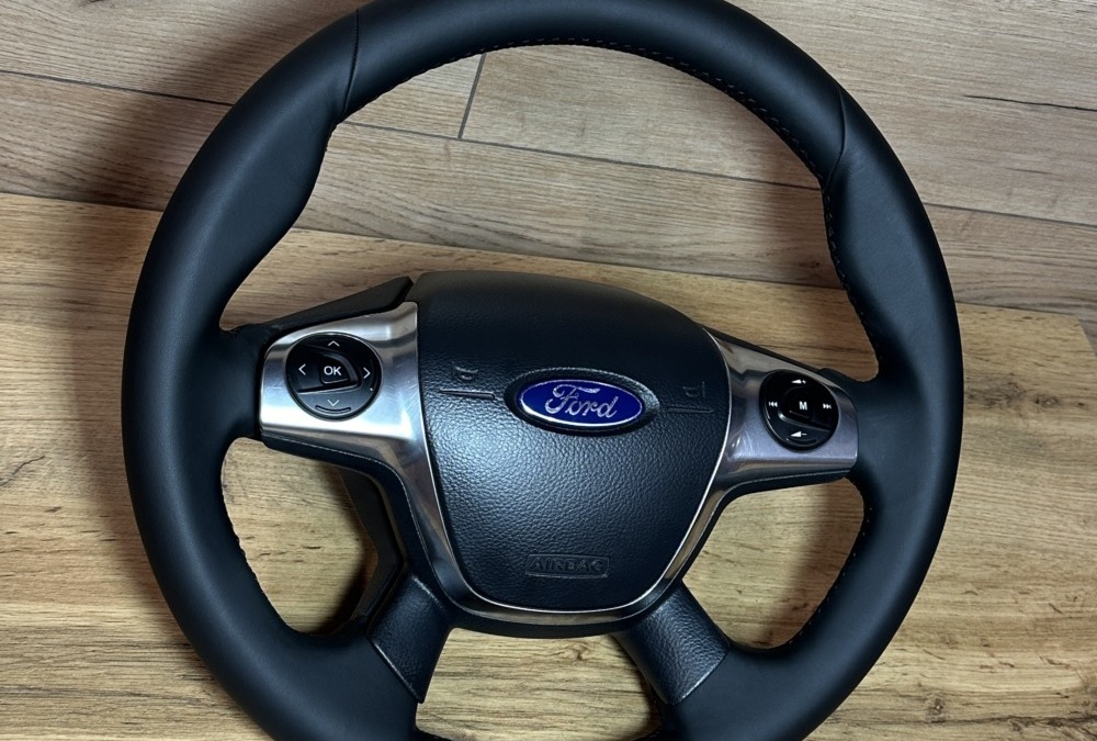 Перетяжка руля Ford Focus 3 под оригинал в натуральную кожу