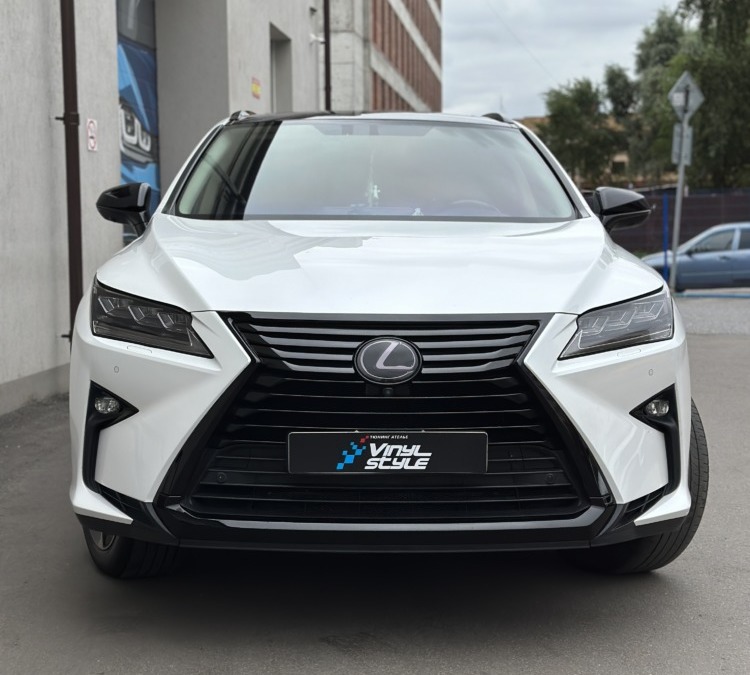 Lexus RX200 — аквапринт с тактилизацией, перетяжка руля и ручки КПП, оклейка крыши, покраска элементов и многое другое