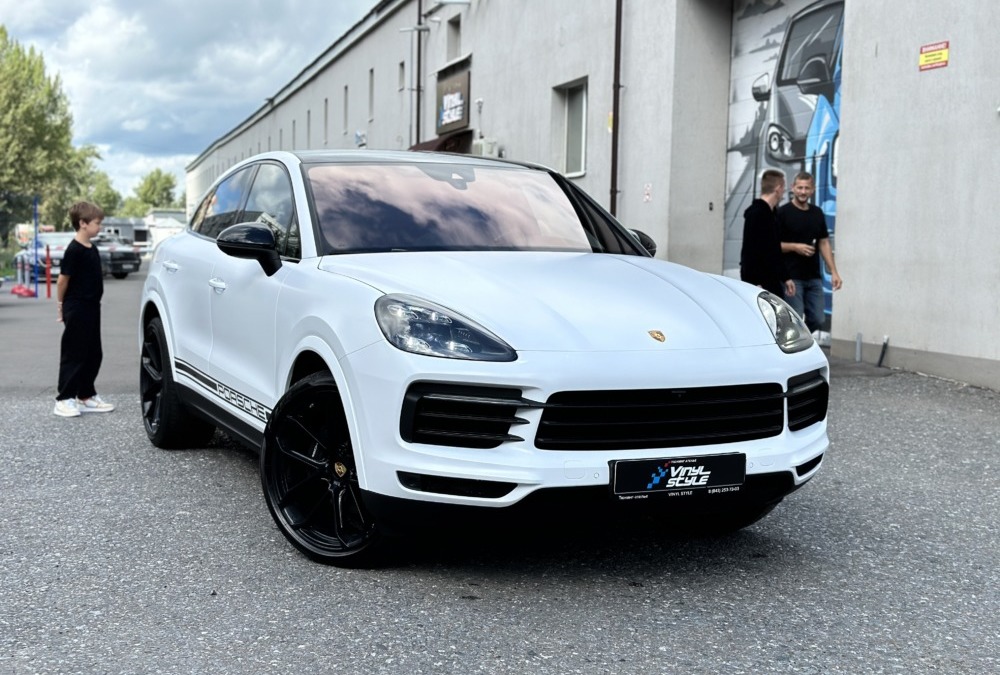 Porsche Cayenne Coupe — оклейка всего кузова с проемами виниловой пленкой белого матового цвета