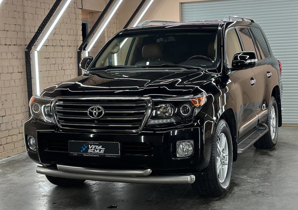 Toyota Land Cruiser 200 — полировка кузова с подкраской сколов, нанесение керамического состава