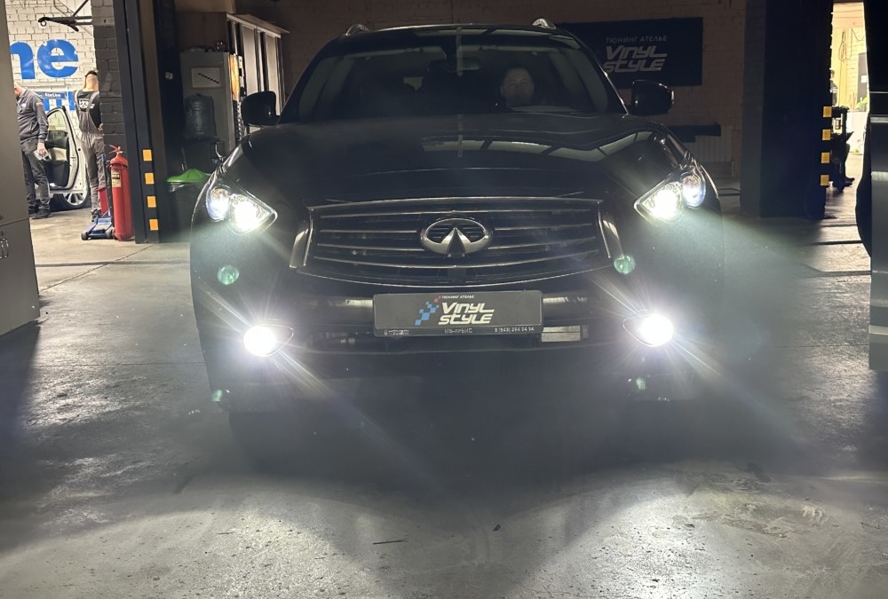 Infiniti QX70 — установили Bi Led модули Aozoom K 3 Dragon Night, полировка и бронирование фар, установка StarLine S96