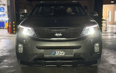 Kia Sorento 2014 года — установка bi-led модулей Aozoom Black Warrior