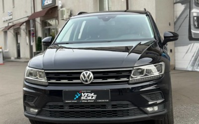 Volkswagen Tiguan — установили акустику, процессорный усилитель Hellion 6.80 и моноблок, пошив ковров