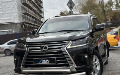 Lexus LX 570 — полировка кузова и керамика, химчистка салона, перетяжка руля, ремонт и реставрация сидений авто