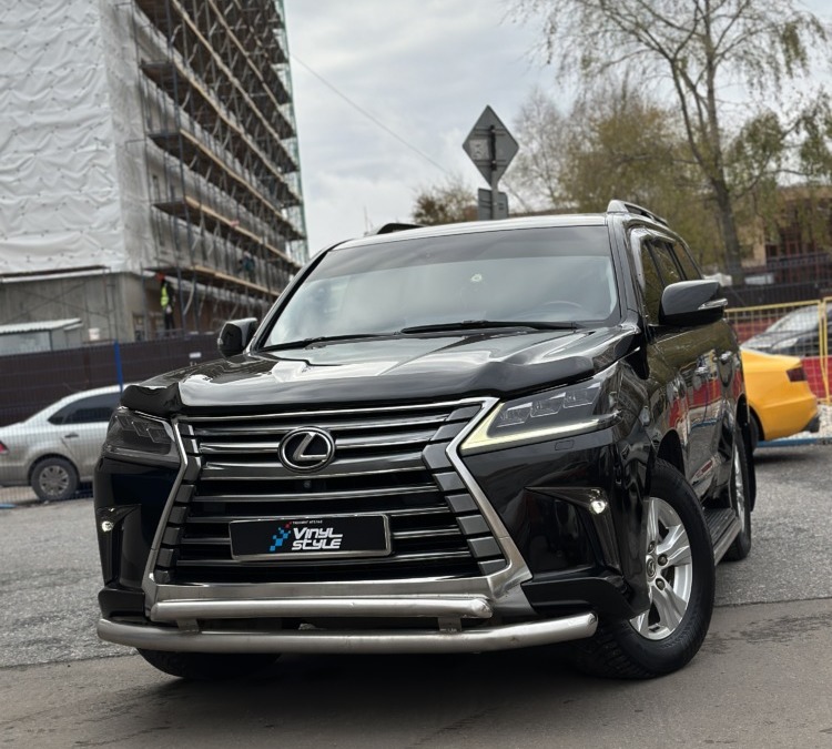 Lexus LX 570 — полировка кузова и керамика, химчистка салона, перетяжка руля, ремонт и реставрация сидений авто