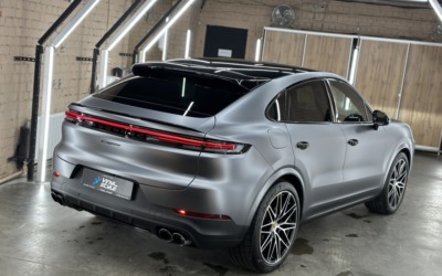 Porsche Cayenne Coupé — оклейка кузова цветной полиуретановой пленкой пленкой в сером цвете с матовой структурой