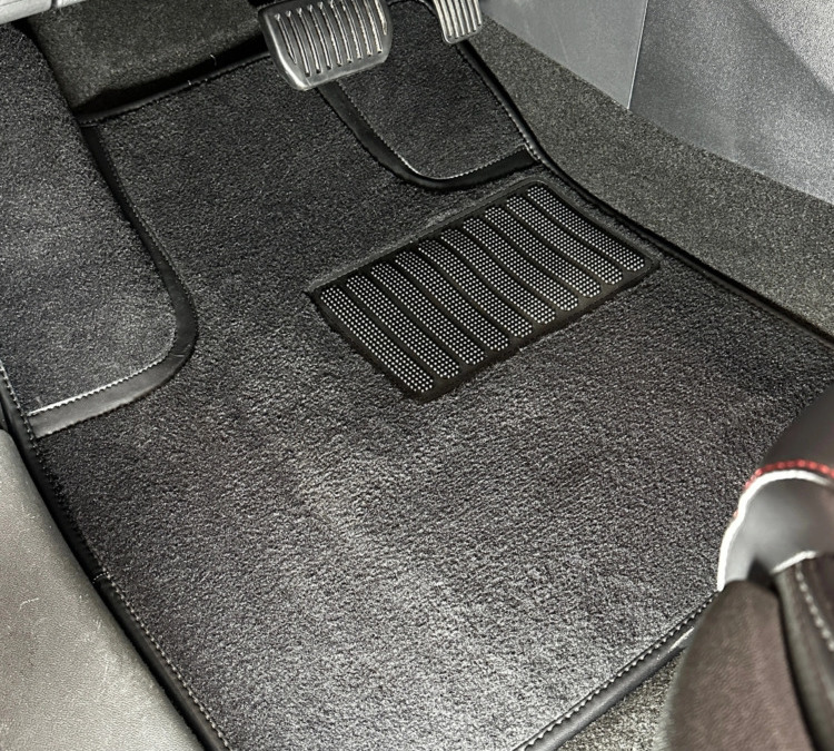 Changan Uni-s — пошив автомобильных ковриков в салон автомобиля