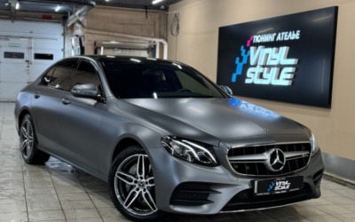 Mercedes E-class w213 — бронирование матовой полиуретановой пленкой, покраска дисков, перетяжка руля и шумоизоляция